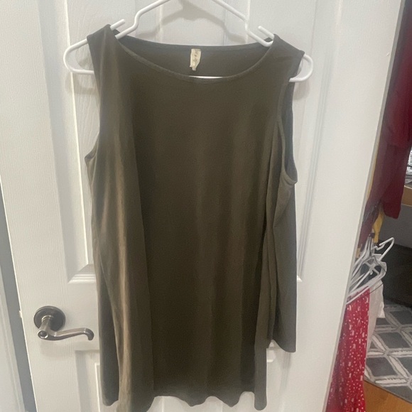 Pixi and ivy top small green cold shoulder - Picture 3 of 15